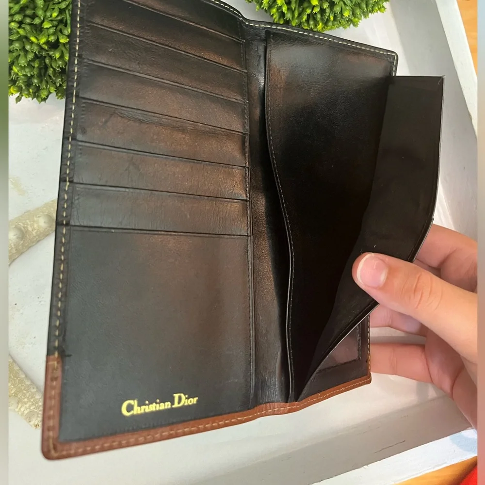482832 Authentic Dior leather wallet
